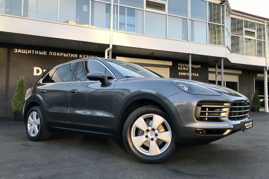 Продам Porsche Cayenne Официальный 2018 года в Киеве