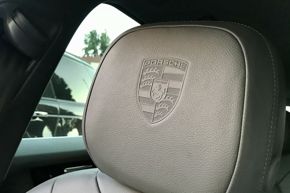 Продам Porsche Cayenne Официальный 2018 года в Киеве