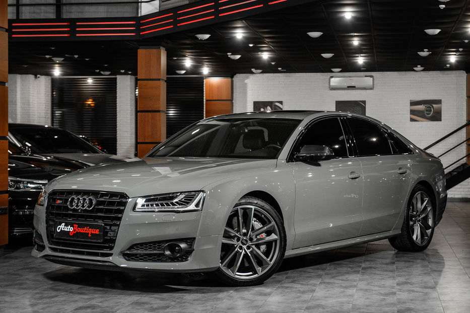 Продам Audi S8 Plus 2017 года в Одессе