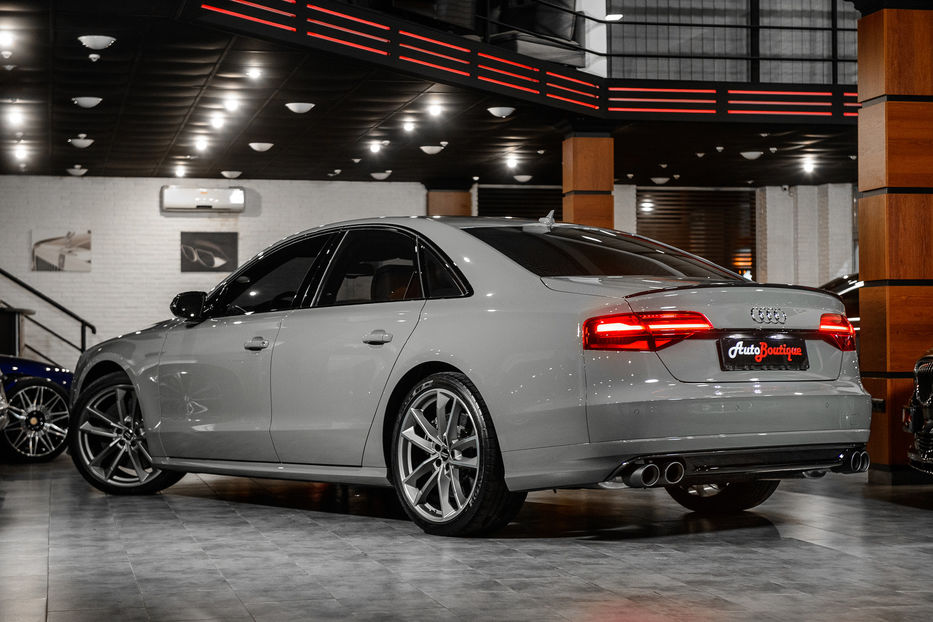 Продам Audi S8 Plus 2017 года в Одессе