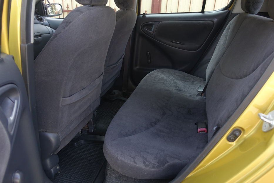 Продам Toyota Yaris automat 2003 года в Одессе