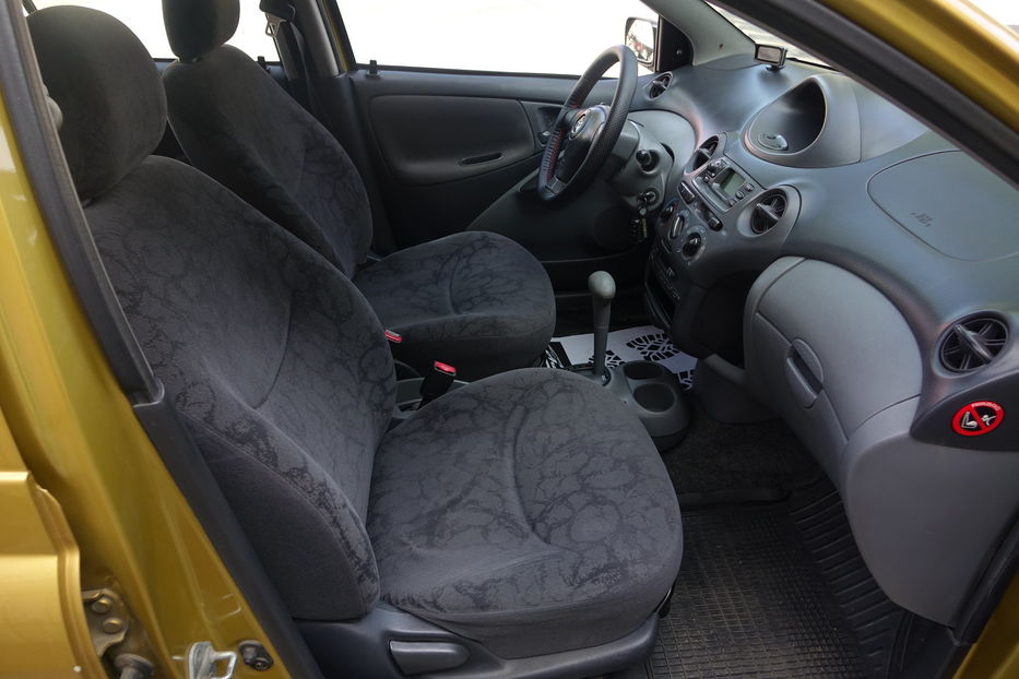 Продам Toyota Yaris automat 2003 года в Одессе