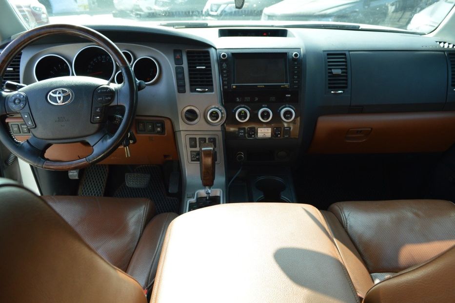 Продам Toyota Sequoia IForce 5.7 V8 2011 года в Одессе
