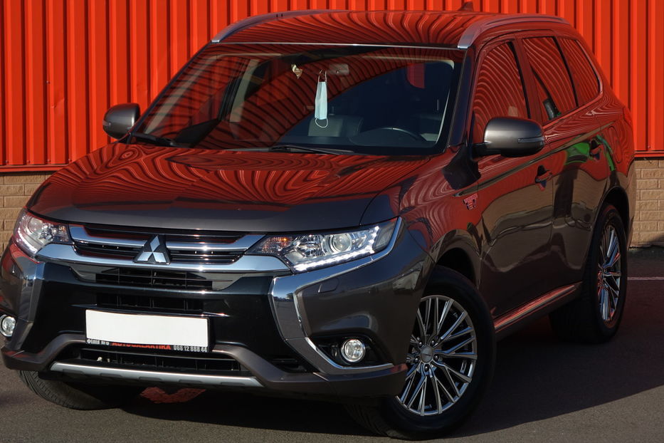 Продам Mitsubishi Outlander PHEV 2018 года в Одессе