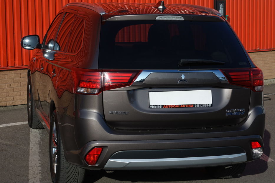 Продам Mitsubishi Outlander PHEV 2018 года в Одессе