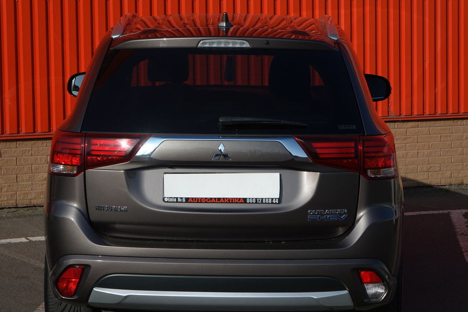 Продам Mitsubishi Outlander PHEV 2018 года в Одессе