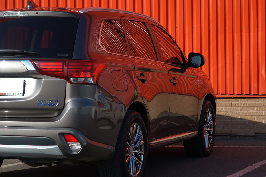 Продам Mitsubishi Outlander PHEV 2018 года в Одессе