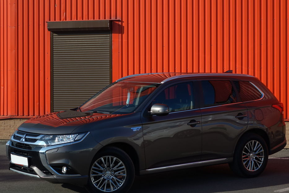 Продам Mitsubishi Outlander PHEV 2018 года в Одессе