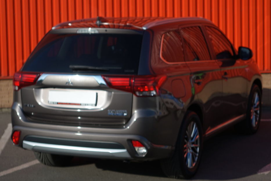 Продам Mitsubishi Outlander PHEV 2018 года в Одессе