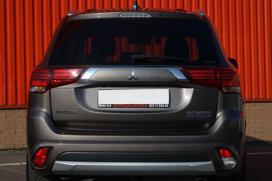 Продам Mitsubishi Outlander PHEV 2018 года в Одессе