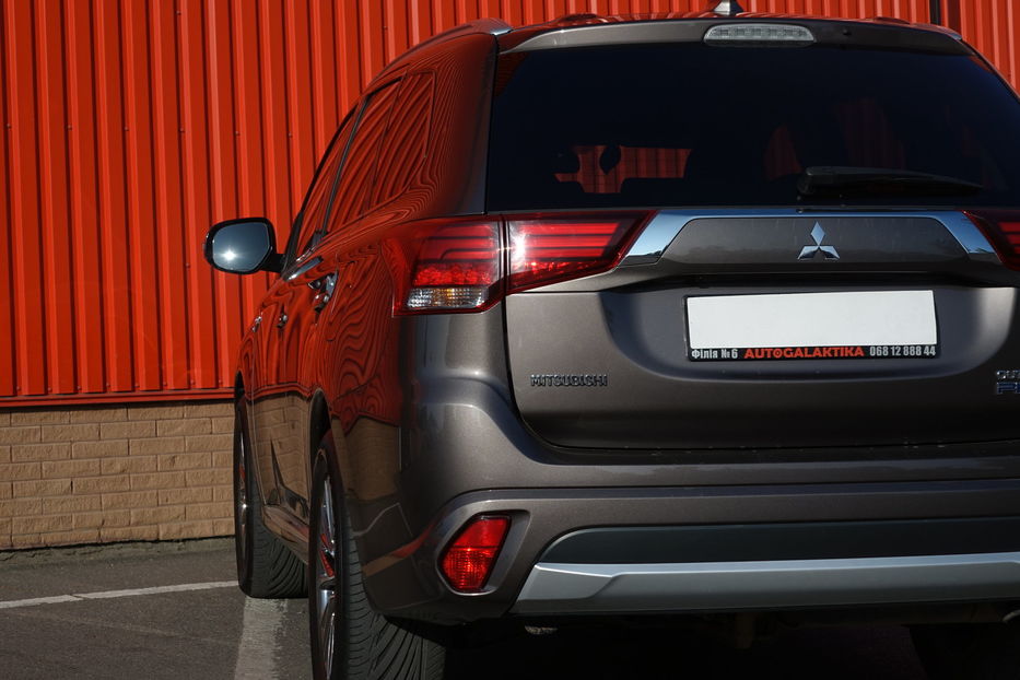 Продам Mitsubishi Outlander PHEV 2018 года в Одессе