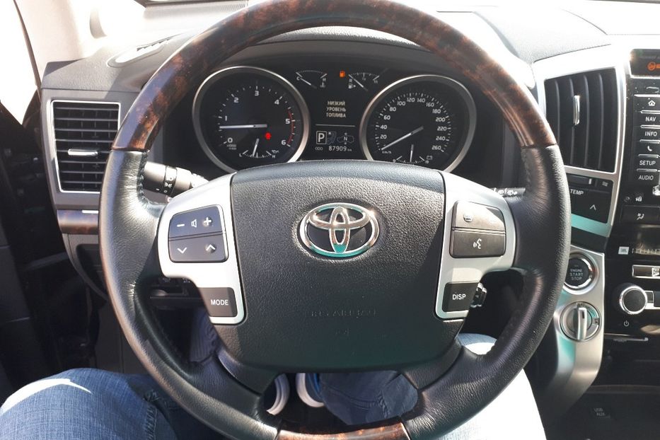 Продам Toyota Land Cruiser 200 4.5 DIESEL  FULL 2014 года в Киеве