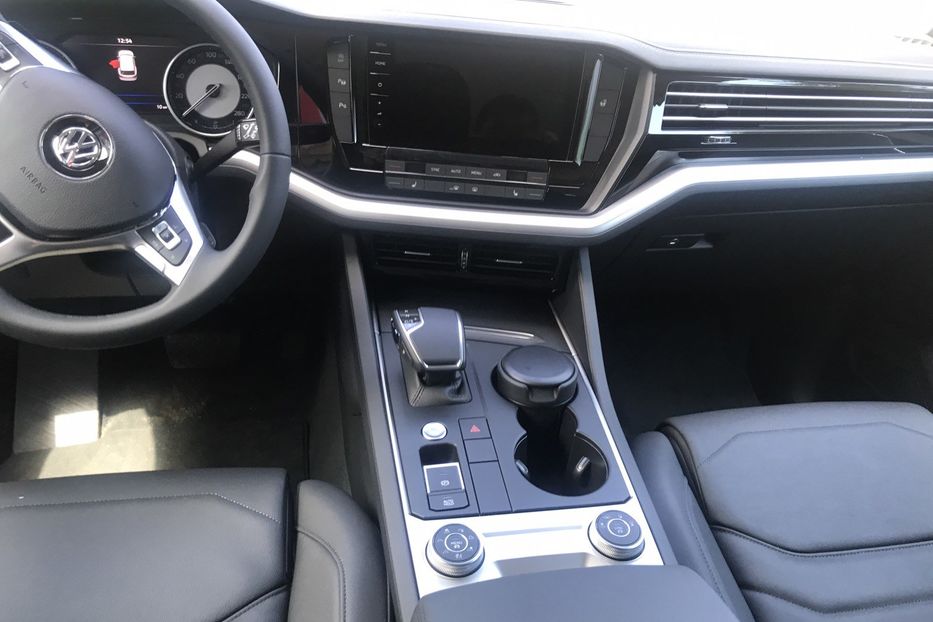 Продам Volkswagen Touareg 3.0 Diesel 231 H.P. 2020 года в Киеве