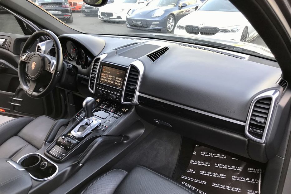 Продам Porsche Cayenne 3.0 Diesel PNEVMO 2012 года в Киеве