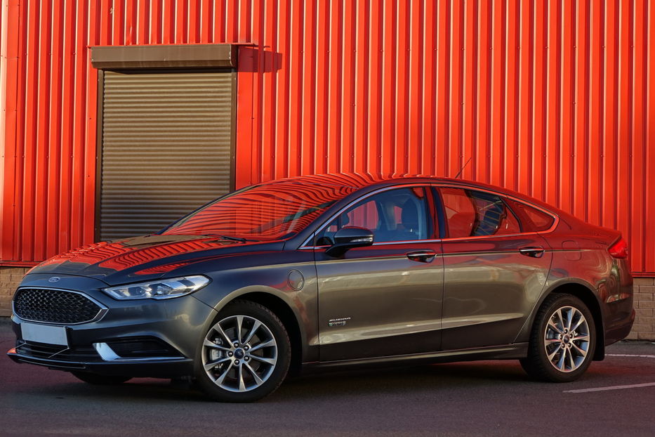 Продам Ford Fusion HYBRIDE PLUG-IN 2018 года в Одессе