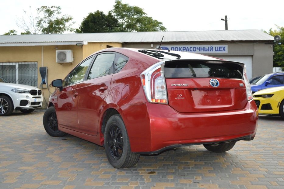 Продам Toyota Prius hybrid 2013 года в Одессе