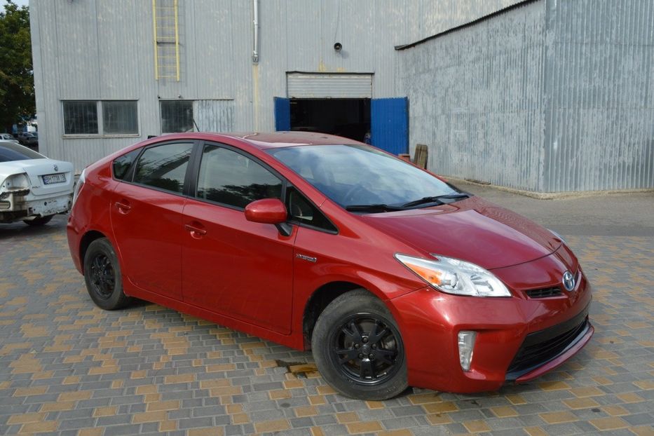 Продам Toyota Prius hybrid 2013 года в Одессе