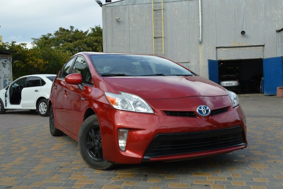 Продам Toyota Prius hybrid 2013 года в Одессе