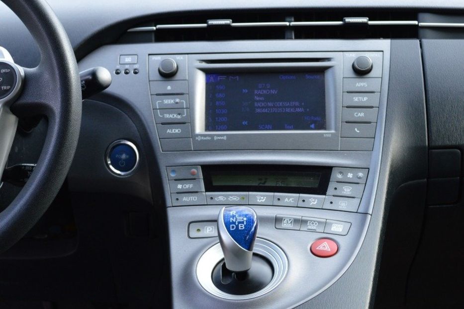 Продам Toyota Prius hybrid 2013 года в Одессе