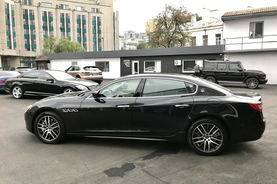 Продам Maserati Quattroporte GTS Официальный 2013 года в Киеве