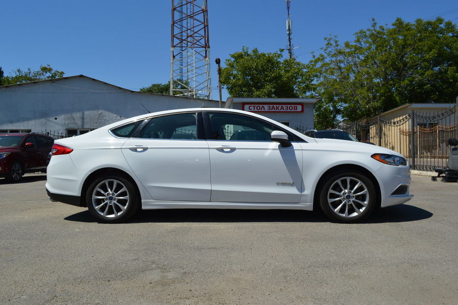 Продам Ford Fusion Hybrid Se 2017 года в Одессе