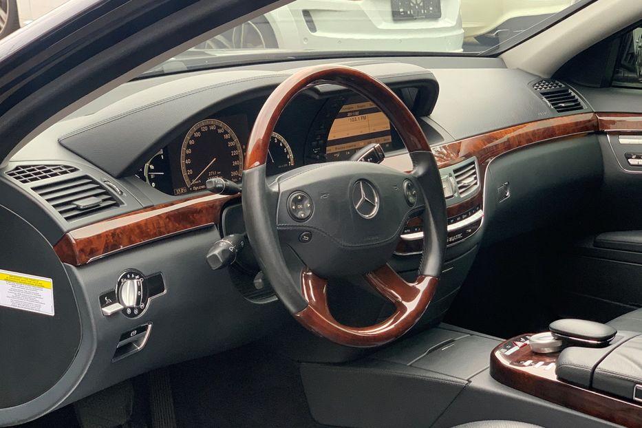 Продам Mercedes-Benz S-Class 500 4 Matic  Style 63 AMG 2008 года в Киеве