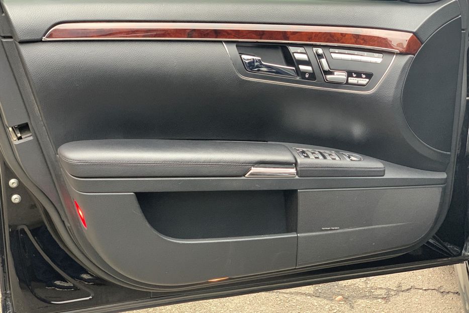 Продам Mercedes-Benz S-Class 500 4 Matic  Style 63 AMG 2008 года в Киеве