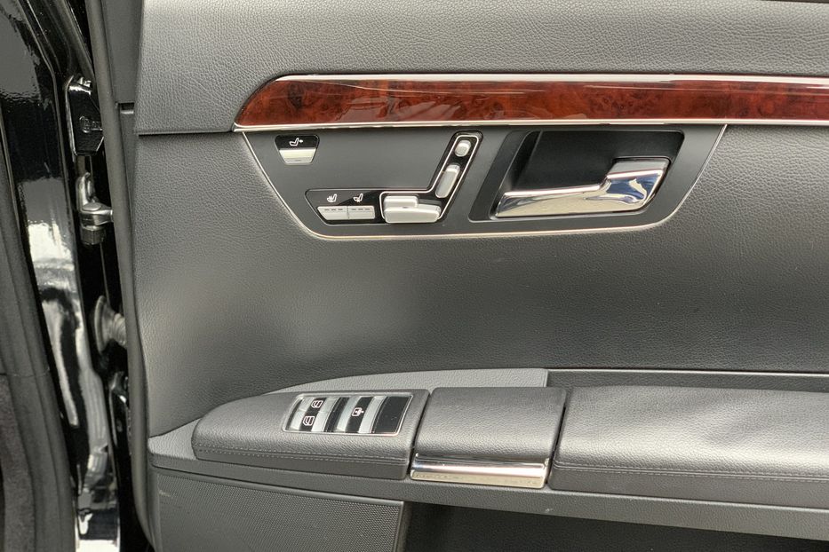 Продам Mercedes-Benz S-Class 500 4 Matic  Style 63 AMG 2008 года в Киеве
