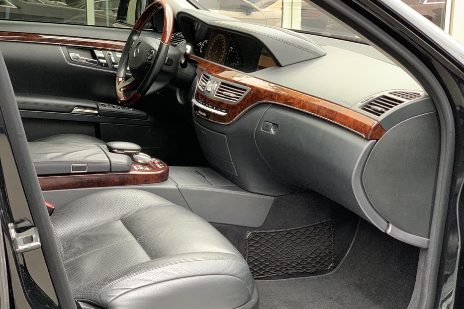 Продам Mercedes-Benz S-Class 500 4 Matic  Style 63 AMG 2008 года в Киеве