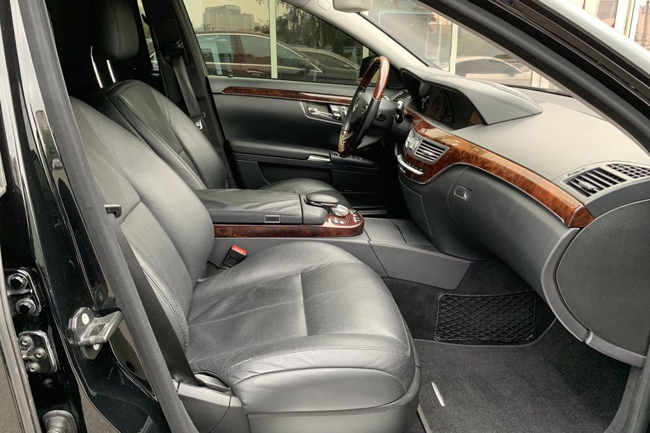 Продам Mercedes-Benz S-Class 500 4 Matic  Style 63 AMG 2008 года в Киеве
