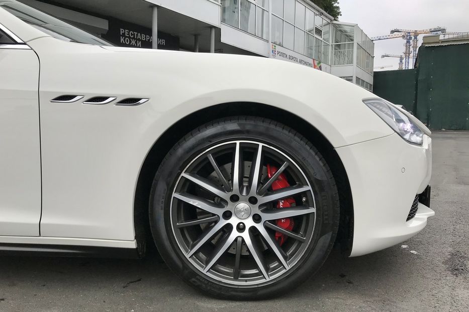 Продам Maserati Ghibli SQ4 2016 года в Киеве