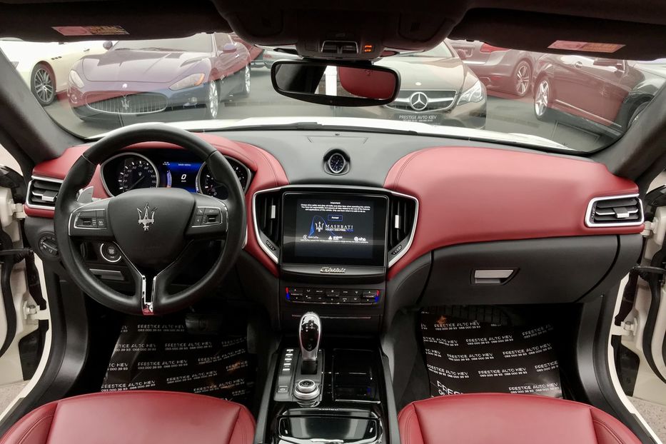 Продам Maserati Ghibli SQ4 2016 года в Киеве