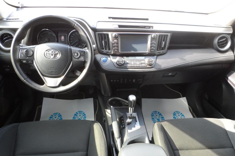 Продам Toyota Rav 4 2016 года в Днепре