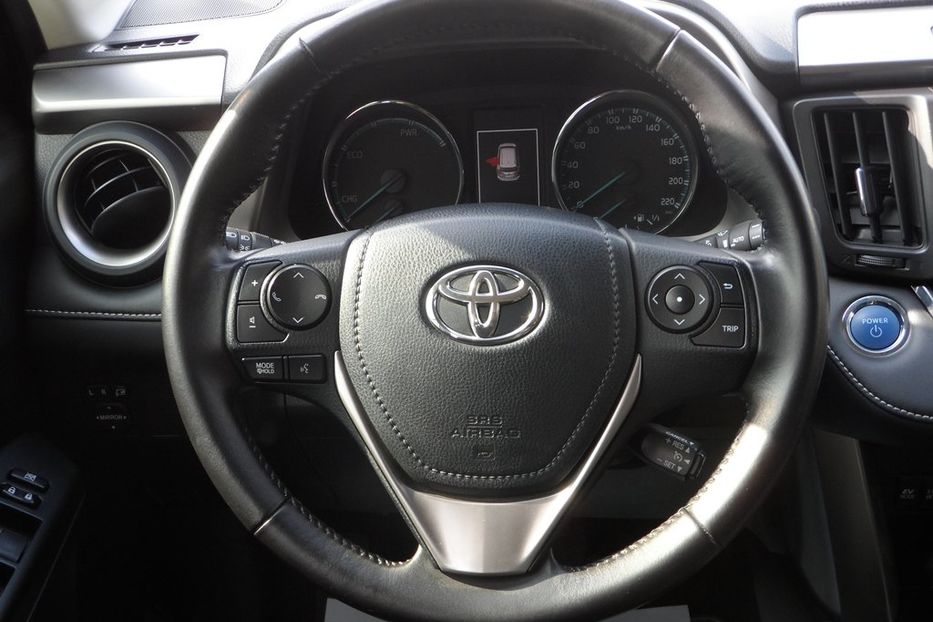 Продам Toyota Rav 4 2016 года в Днепре