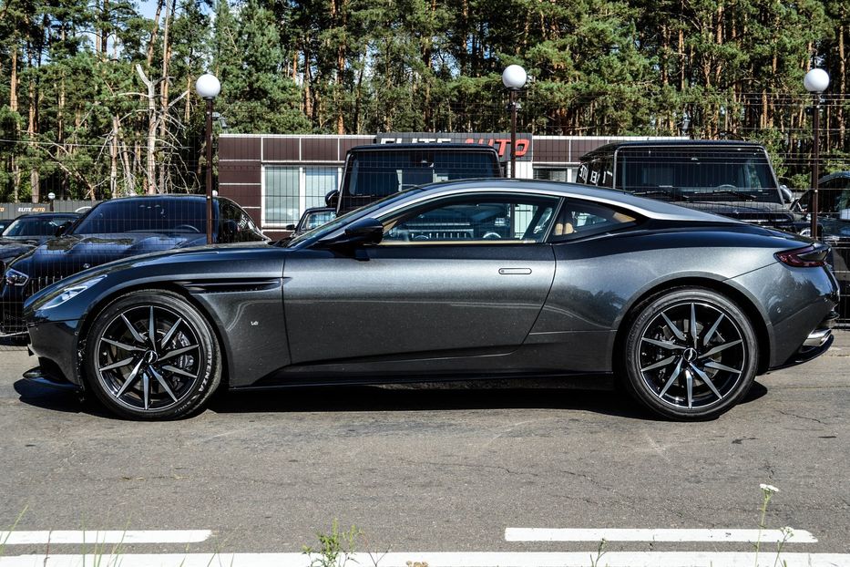 Продам Aston Martin DBS DB 11 Launch Edition 2018 года в Киеве