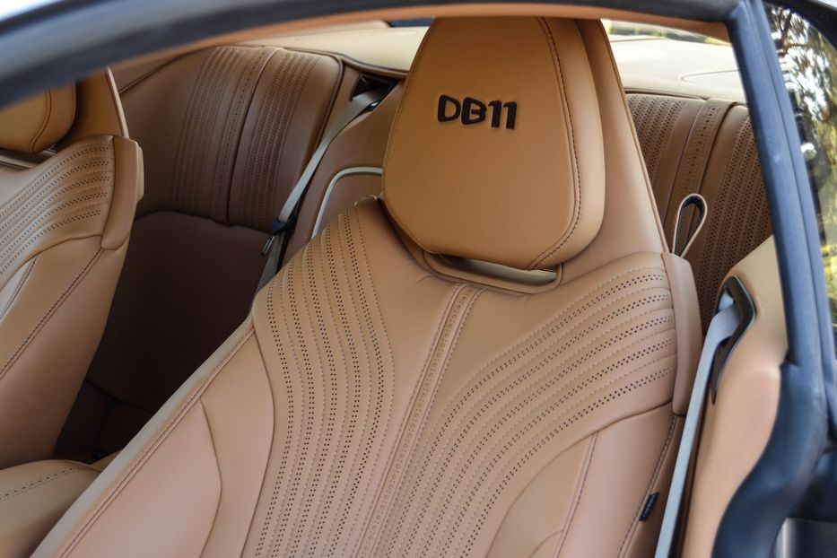 Продам Aston Martin DBS DB 11 Launch Edition 2018 года в Киеве