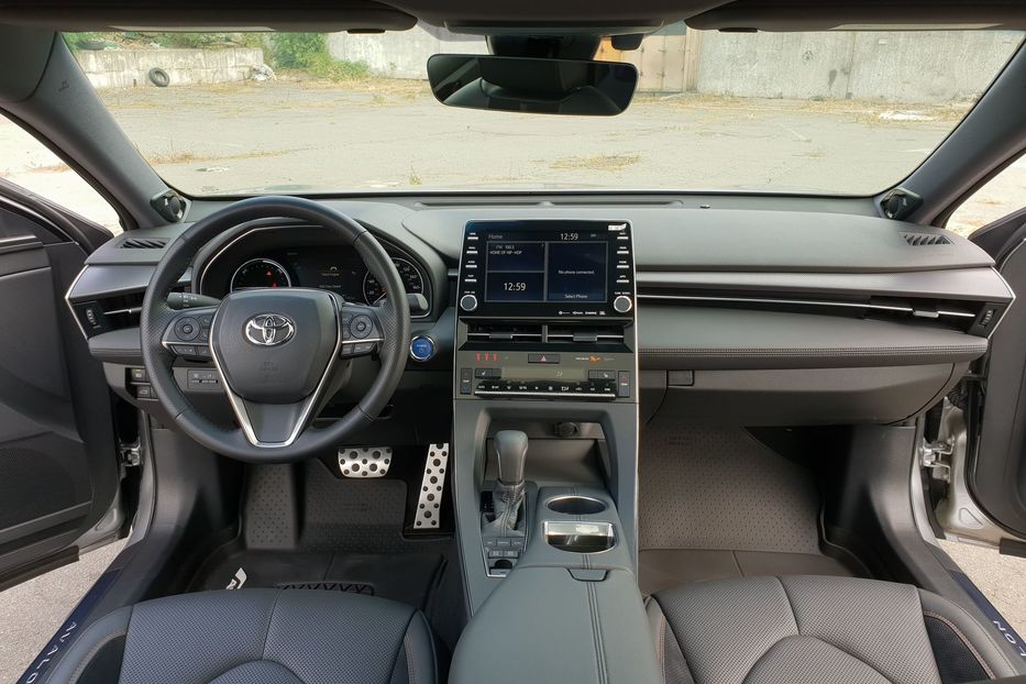 Продам Toyota Avalon HYBRID 2018 года в Киеве