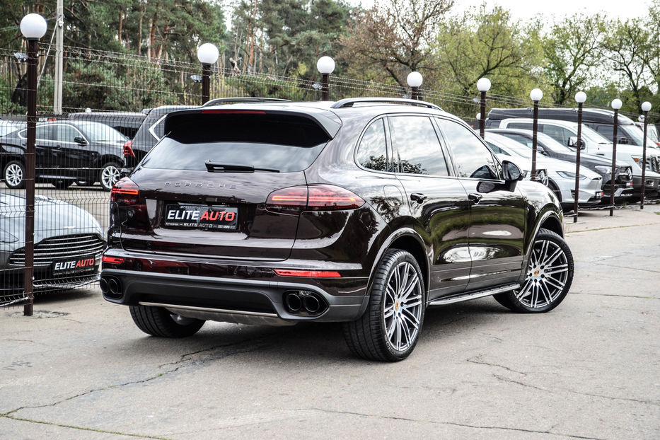 Продам Porsche Cayenne Diesel 4.2 2015 года в Киеве