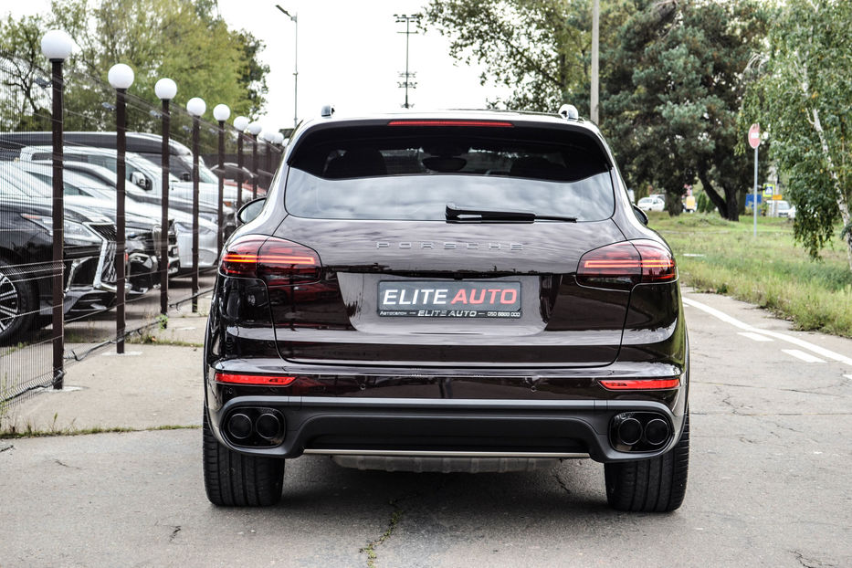 Продам Porsche Cayenne Diesel 4.2 2015 года в Киеве