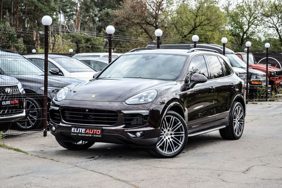 Продам Porsche Cayenne Diesel 4.2 2015 года в Киеве