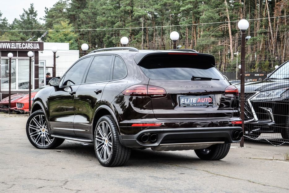 Продам Porsche Cayenne Diesel 4.2 2015 года в Киеве