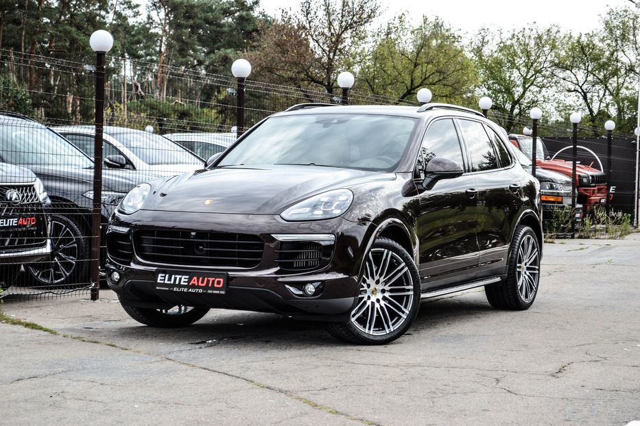 Продам Porsche Cayenne Diesel 4.2 2015 года в Киеве