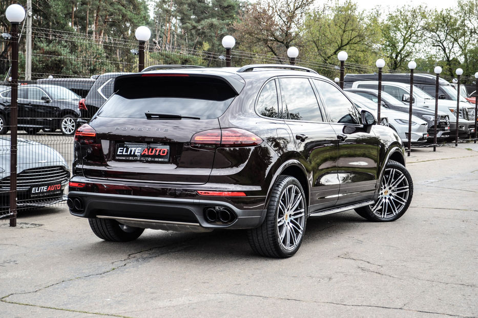 Продам Porsche Cayenne Diesel 4.2 2015 года в Киеве