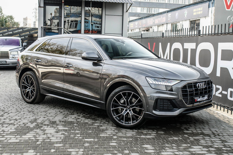 Продам Audi Q8 50TDI S-Line 2019 года в Киеве