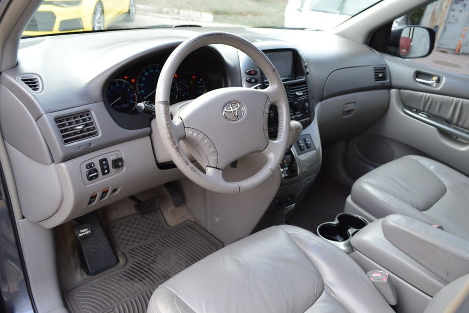 Продам Toyota Sienna XLE AWD 2007 года в Одессе