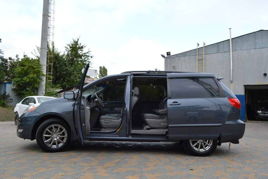 Продам Toyota Sienna XLE AWD 2007 года в Одессе