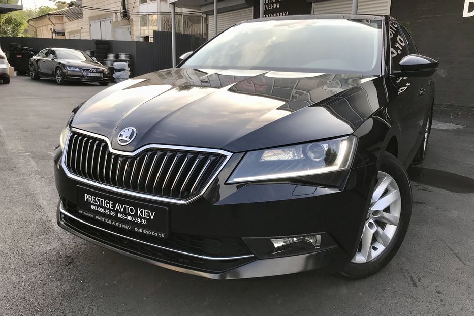 Продам Skoda Superb 1.8 TSI 2017 года в Киеве