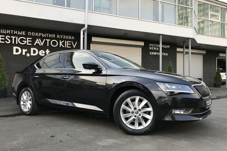 Продам Skoda Superb 1.8 TSI 2017 года в Киеве