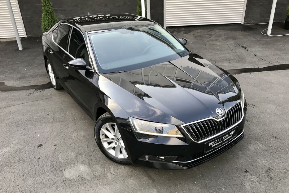 Продам Skoda Superb 1.8 TSI 2017 года в Киеве