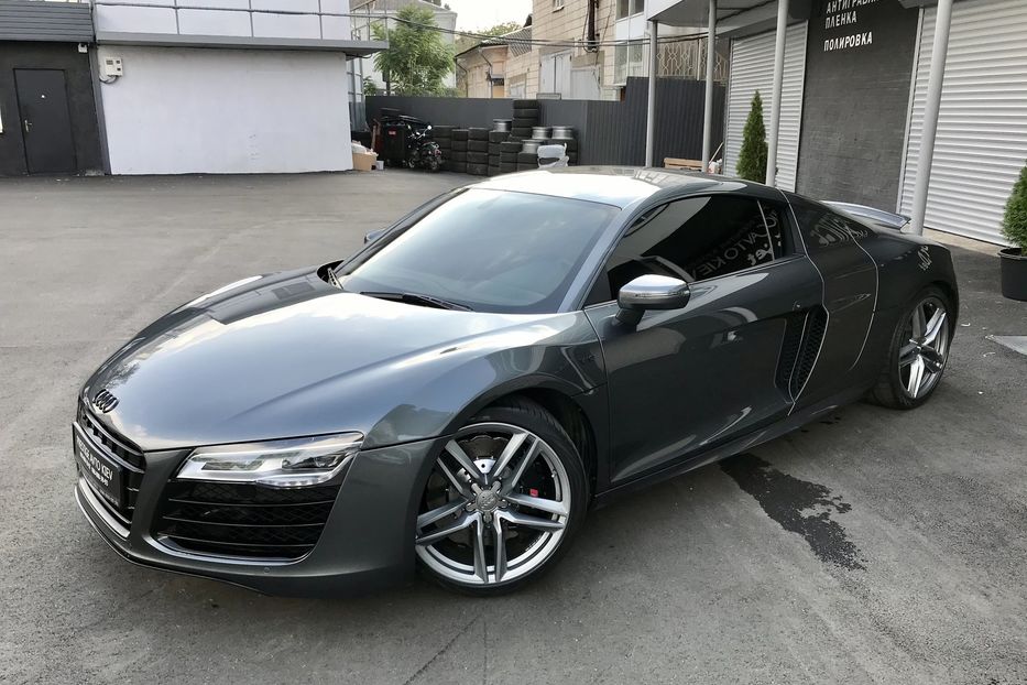 Продам Audi R8 V10 2013 года в Киеве